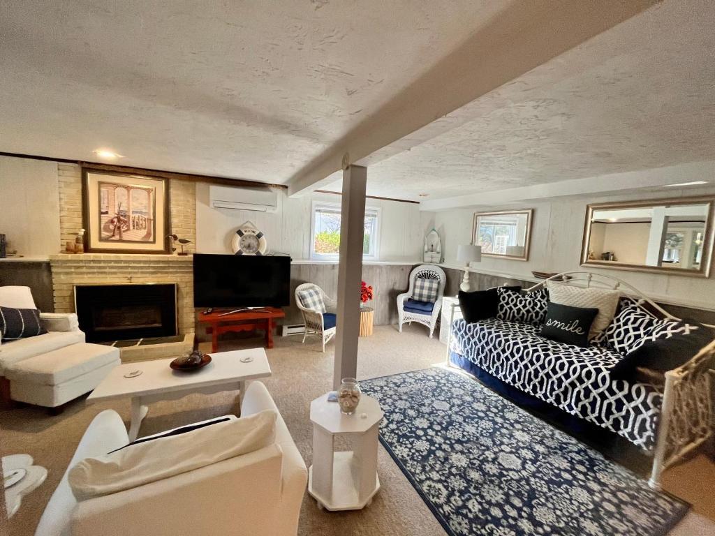 Clear Pond Getaway Apartment Plymouth Bagian luar foto