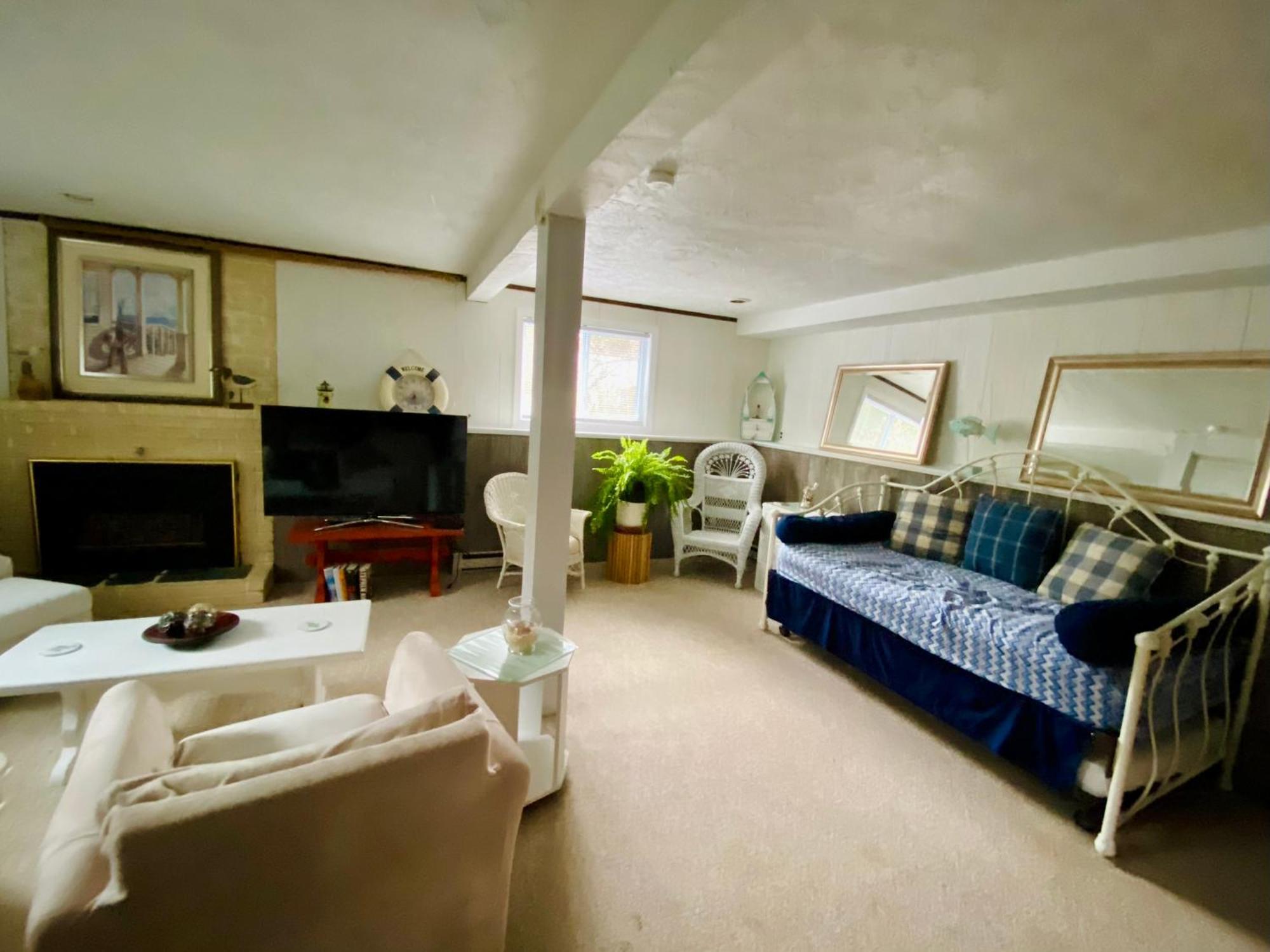 Clear Pond Getaway Apartment Plymouth Bagian luar foto